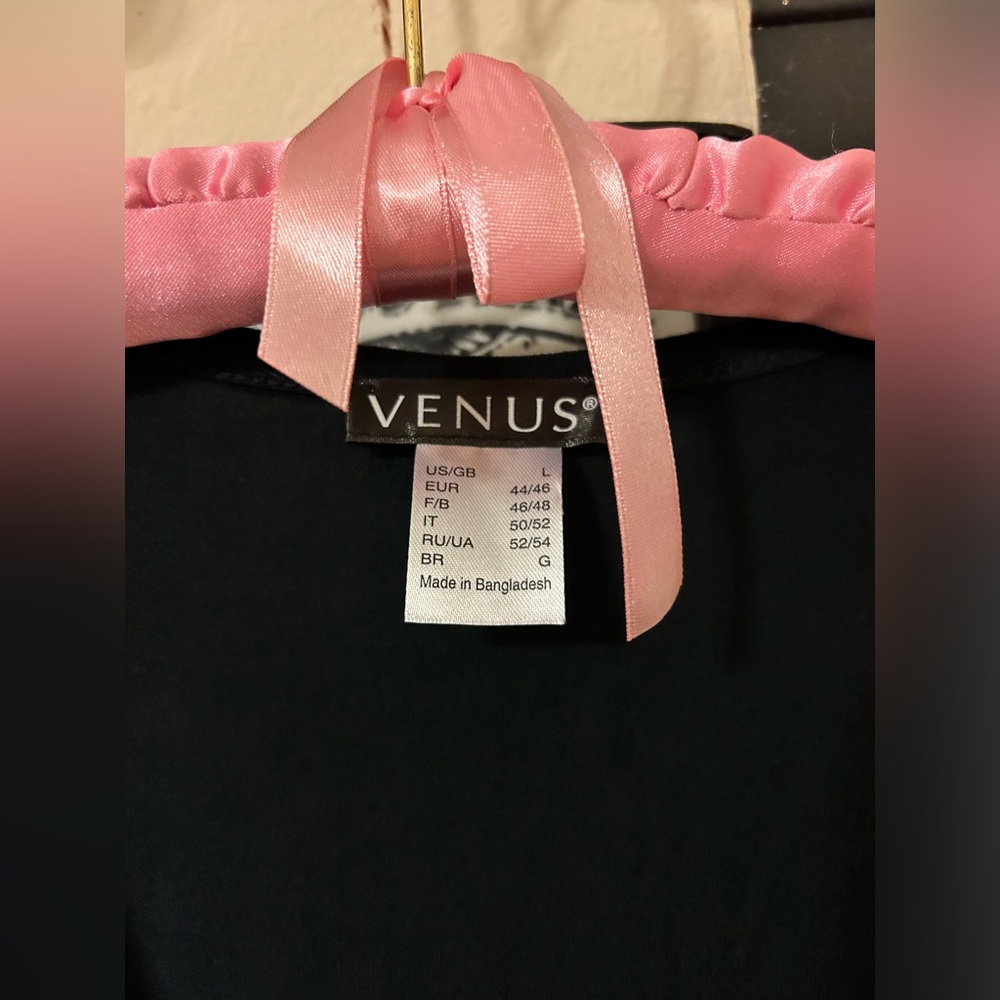 Brand new size-L glove summer black stretchy dress.